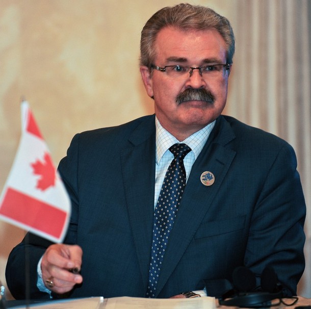 Canadian ag minister Ritz out to lunch – again | barfblog